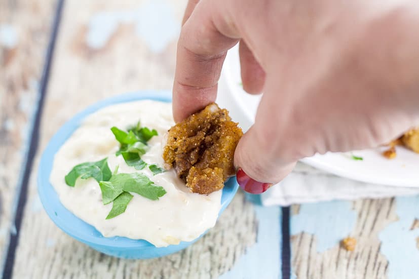 Beer Battered, deep Fried Catfish Nuggets recipe - In soli 30 minuti, puoi avere queste pepite di pesce gatto fritte dorate e croccanti per una deliziosa, semplice e veloce ricetta per la cena in famiglia. GNAM!